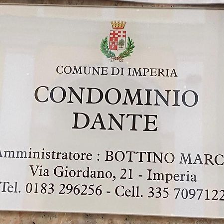 Casa Dante: Oneglia Centro-Marina-Spiagge Lägenhet Imperia Exteriör bild