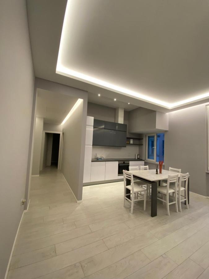 Casa Dante: Oneglia Centro-Marina-Spiagge Lägenhet Imperia Exteriör bild