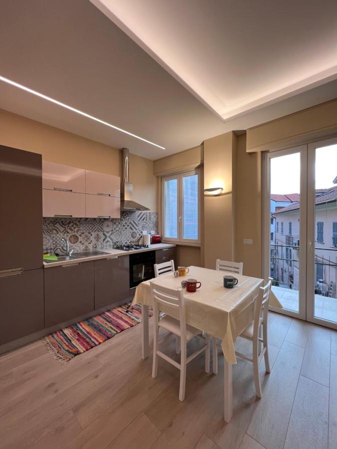 Casa Dante: Oneglia Centro-Marina-Spiagge Lägenhet Imperia Exteriör bild