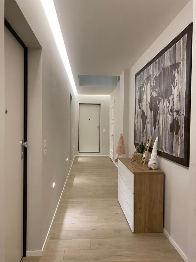 Casa Dante: Oneglia Centro-Marina-Spiagge Lägenhet Imperia Exteriör bild