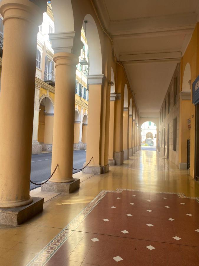 Casa Dante: Oneglia Centro-Marina-Spiagge Lägenhet Imperia Exteriör bild