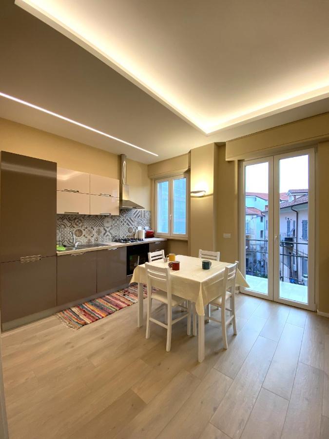 Casa Dante: Oneglia Centro-Marina-Spiagge Lägenhet Imperia Exteriör bild